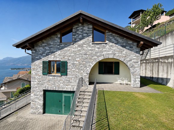 Two-bedroom stone villa with Lake Como views in Trezzone