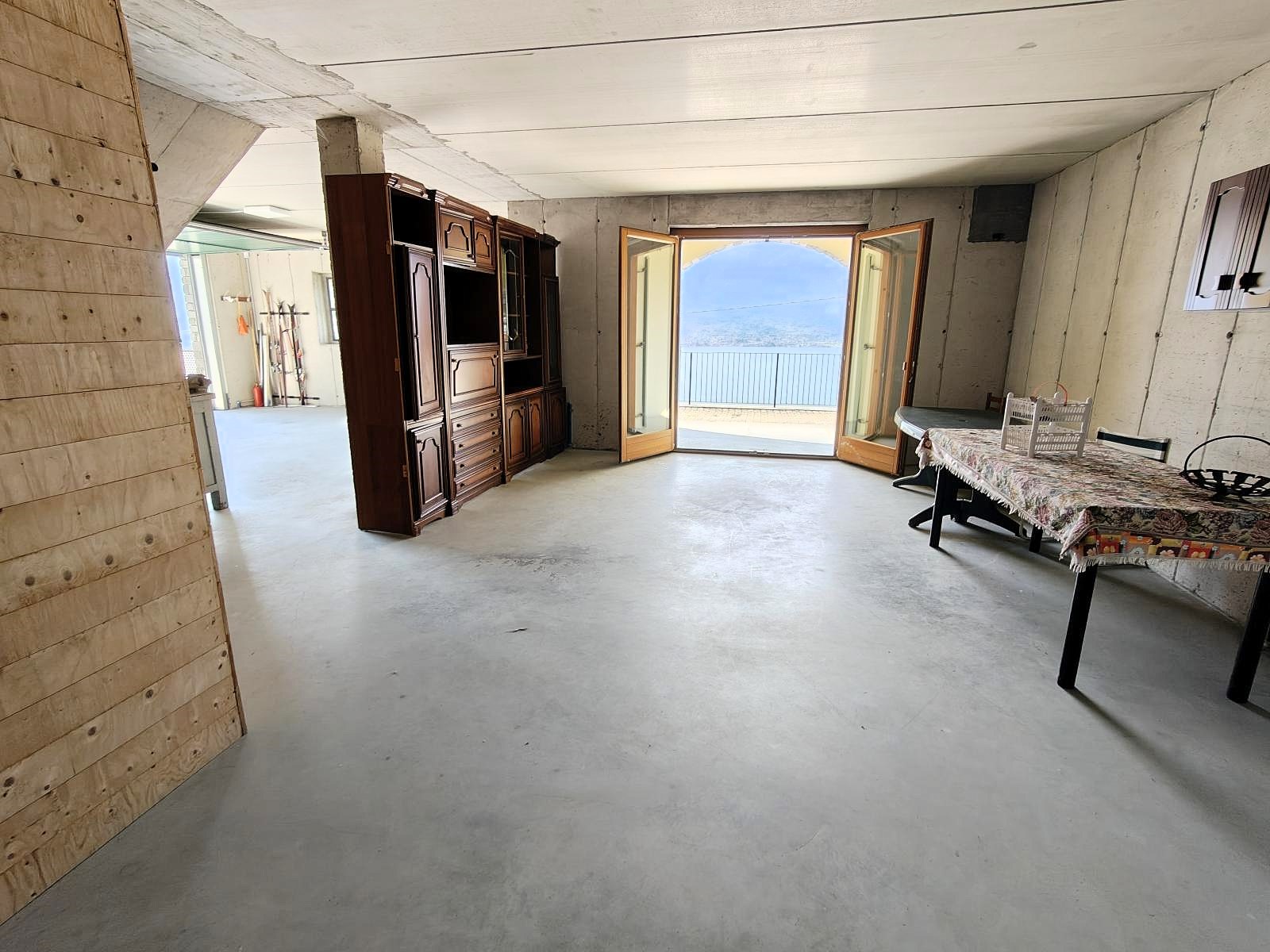 Two-bedroom stone villa with Lake Como views in Trezzone · photo 12