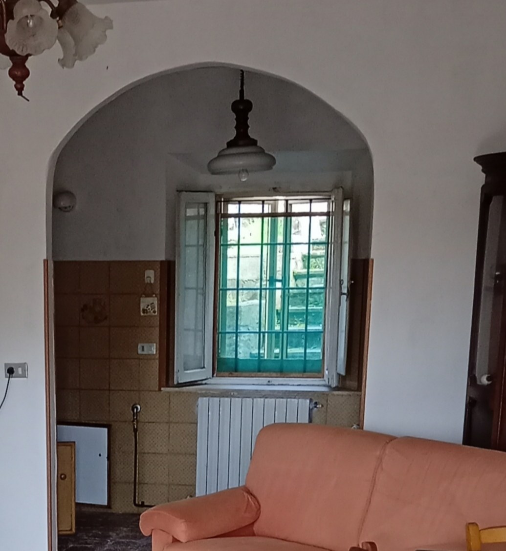 Two-bedroom apartment with terrace and private garage in Firenzuola · photo 2