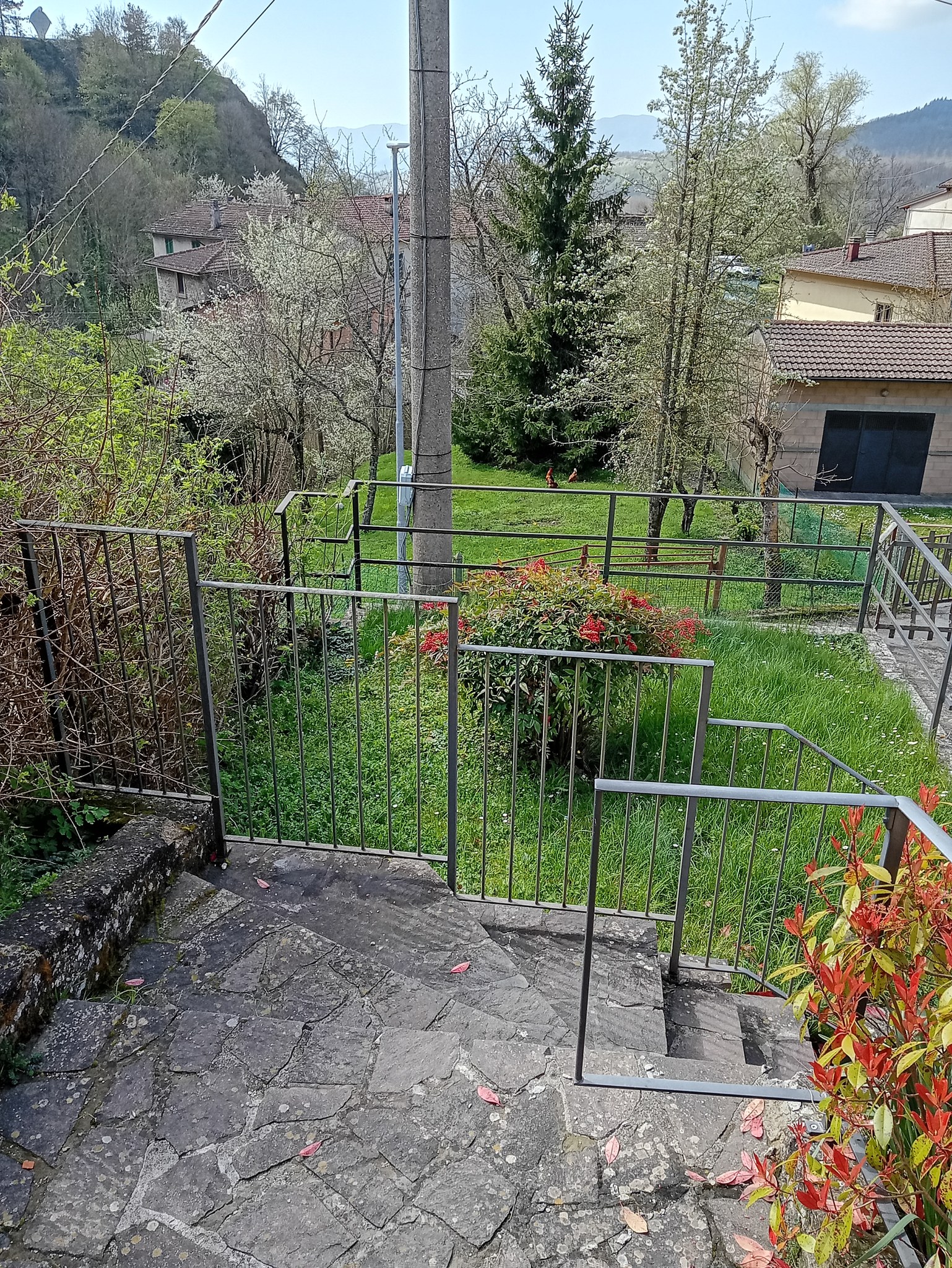 Two-bedroom apartment with terrace and private garage in Firenzuola · photo 3